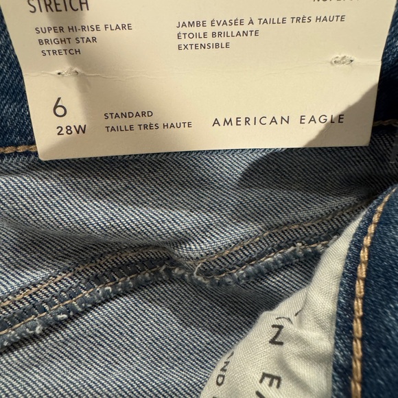 NWT- American Eagle Super High-Rise Flair Classic Blue Women's Jeans -Size 6R - Picture 3 of 7